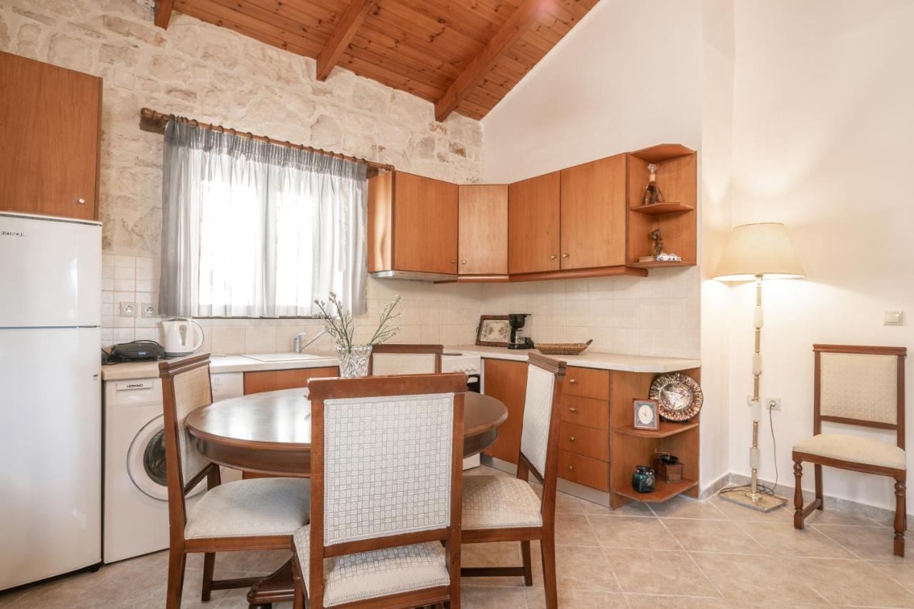 Vozas Villas - Traditional Houses With Great View ตรากากิ ภายนอก รูปภาพ