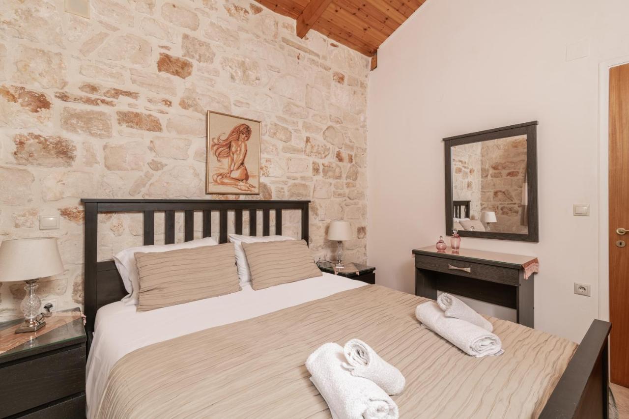 Vozas Villas - Traditional Houses With Great View ตรากากิ ภายนอก รูปภาพ