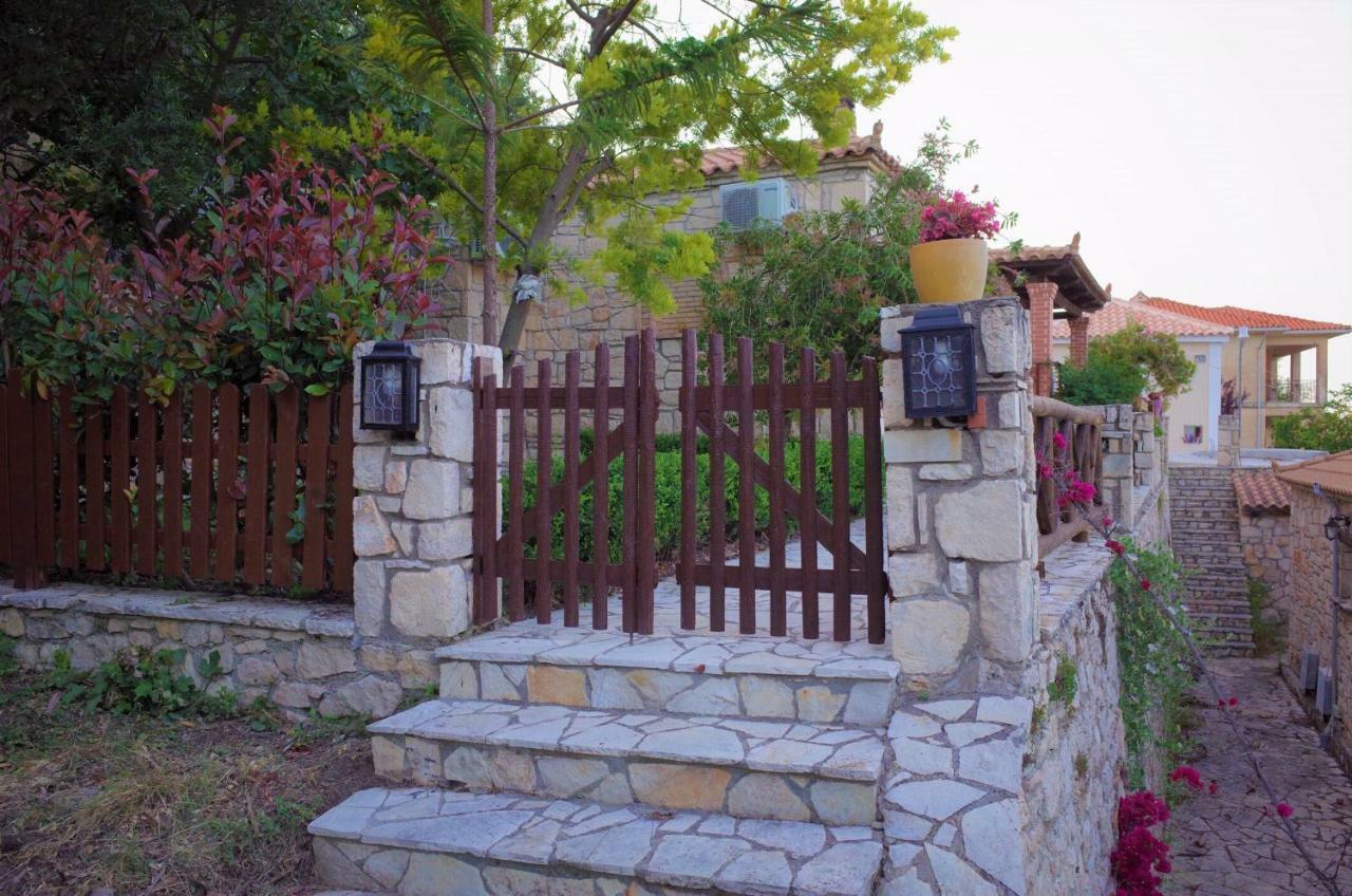 Vozas Villas - Traditional Houses With Great View ตรากากิ ภายนอก รูปภาพ